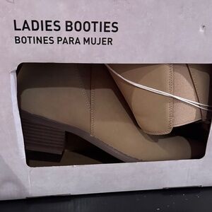 Serra Women's Tan Ankle Booties